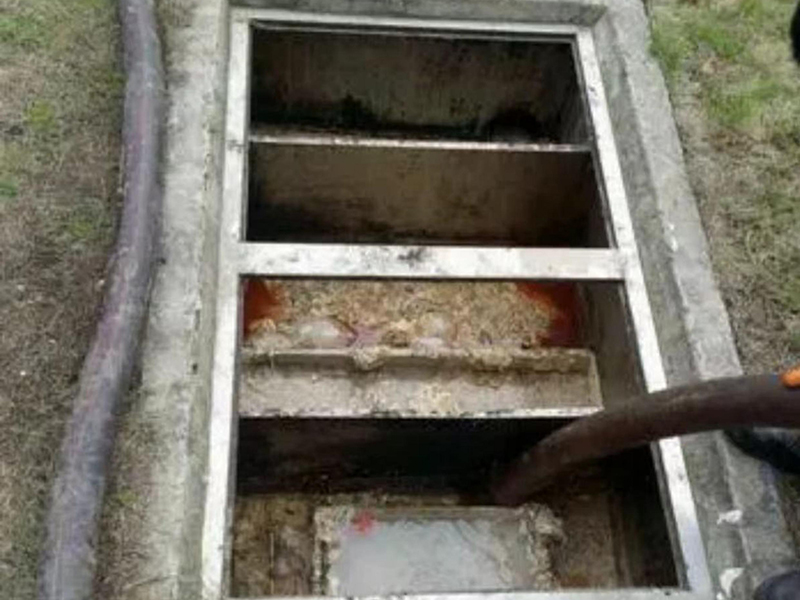 长坡镇隔油池清理