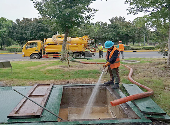 长坡镇化油池清理